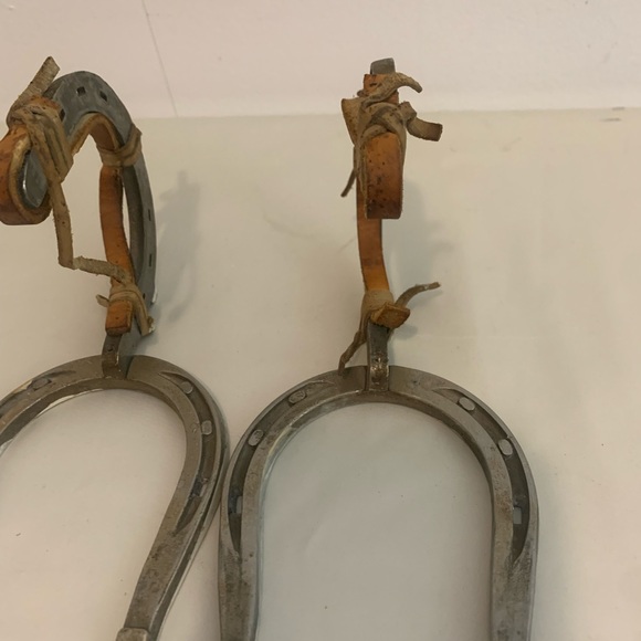 Rustic Silver Horseshoe Decor - Picture 7 of 10